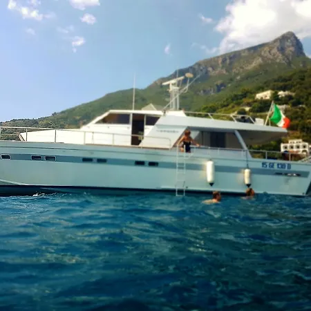 Yacht Akhir Cruise - Amazing Boat At Salerno's Port With 3 Bedrooms An *